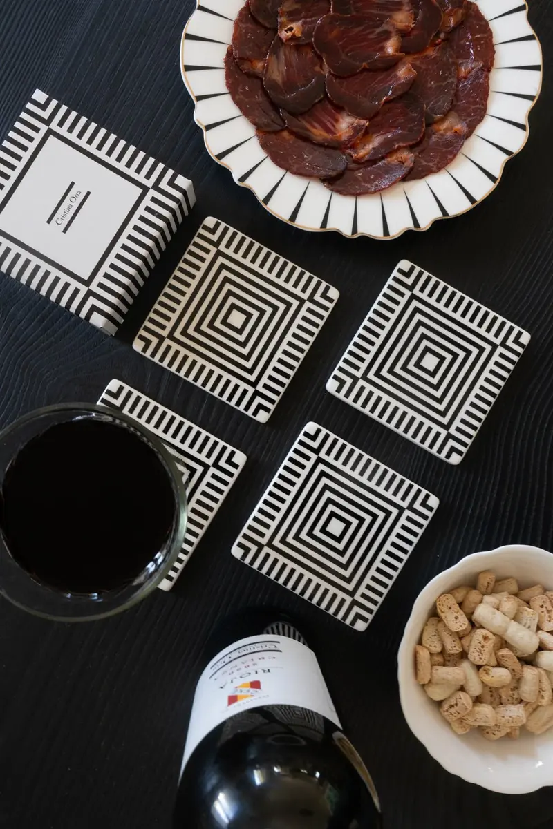 Set 4 Posavasos Con Diseño Blanco Y Negro