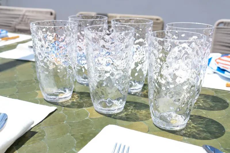 Set 6 Vasos Grandes Transparentes Acrílicos Con Diseño En Relieve