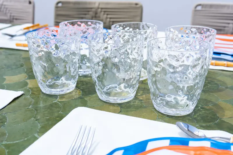 Set 6 Vasos Transparentes Acrílicos Con Diseño En Relieve