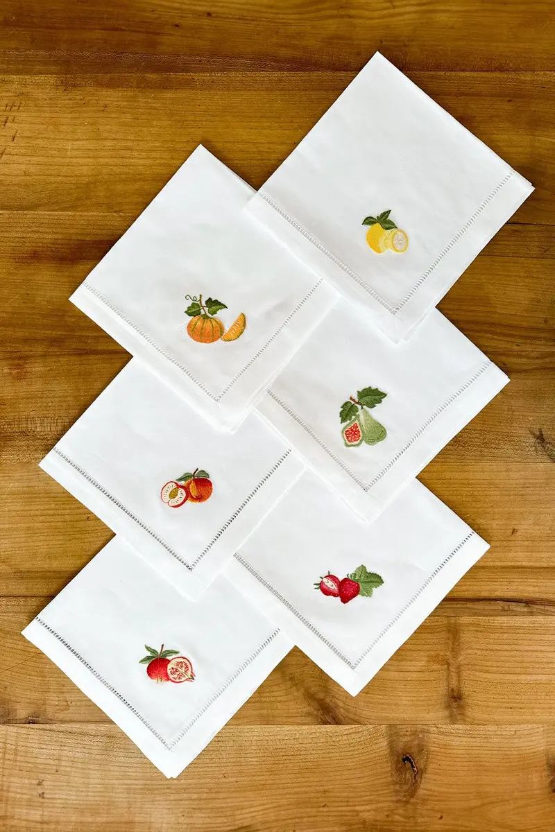 Set de 6 Servilletas Bordadas a Mano con Diseño de Frutas