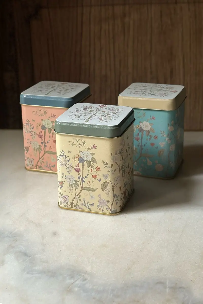 Set De Botes Metálicos Con Diseño De Flores