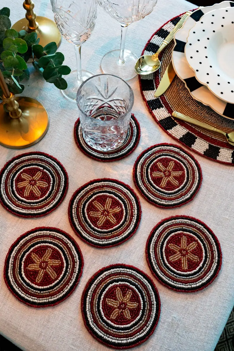 Set De Seis Posavasos Multicolores Bordados Con Cuentas