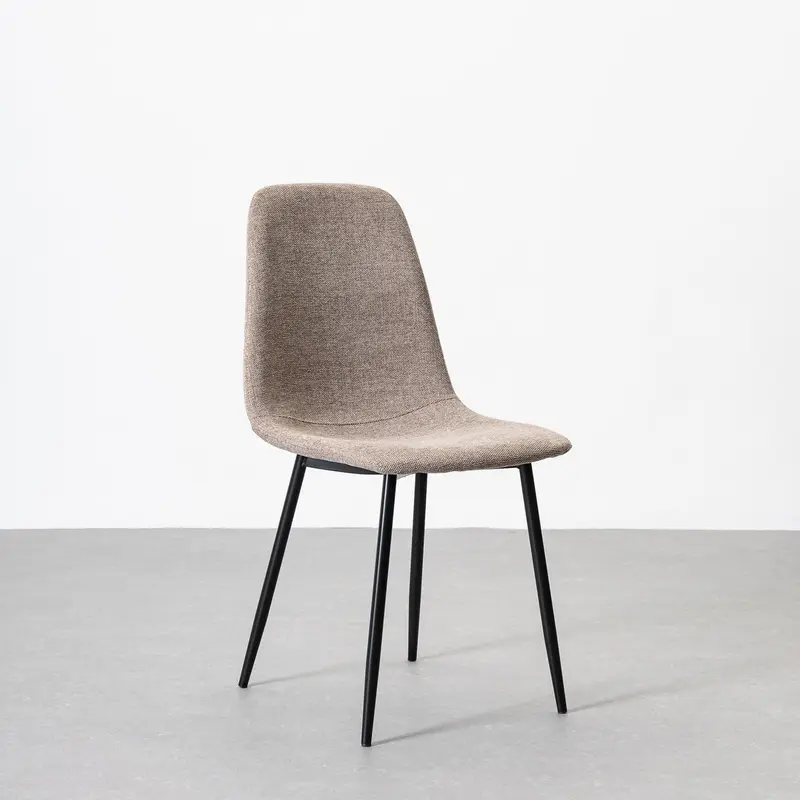 Silla de comedor Lina taupe tapizada en lino con patas metálicas negras