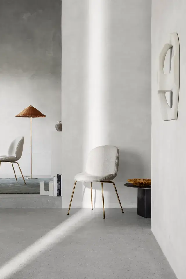 Silla de comedor tapizada Beetle