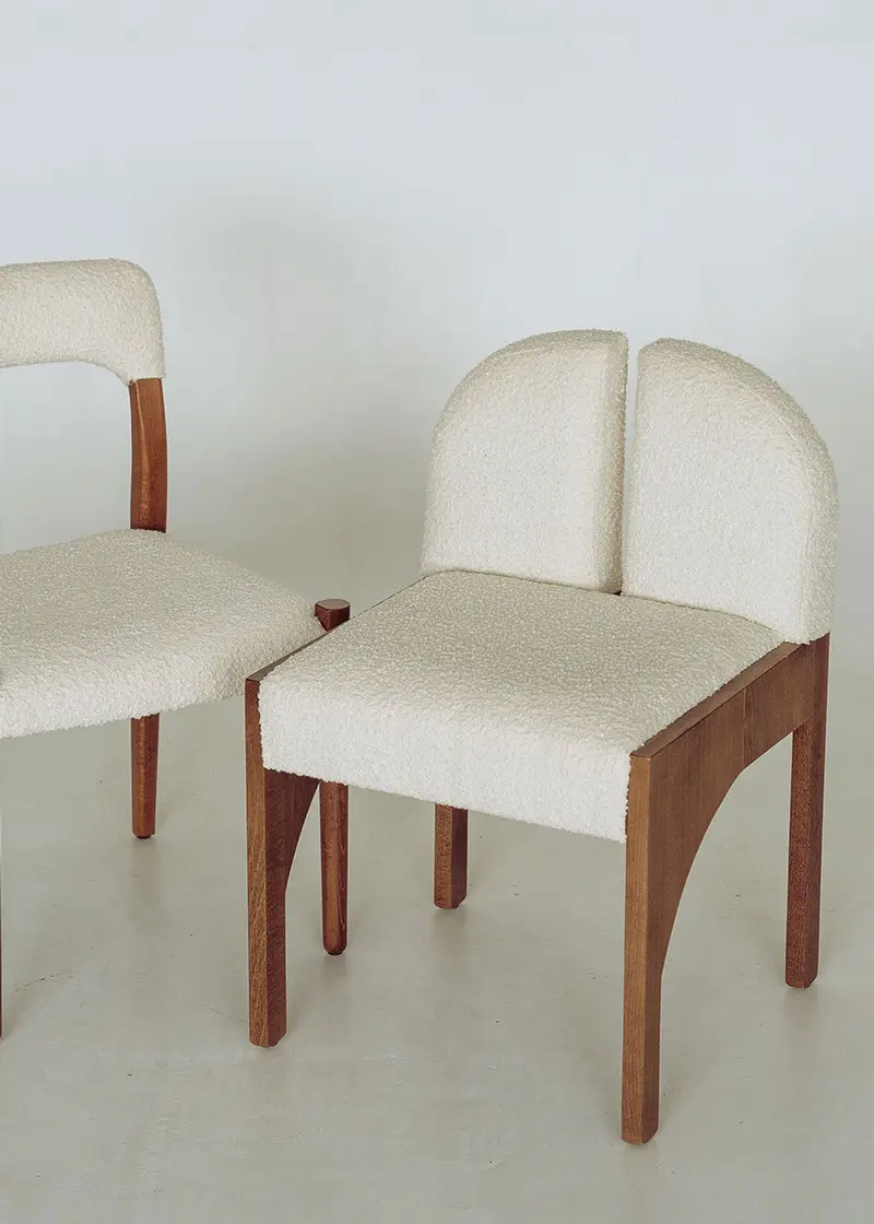 Silla en tela bouclé de madera