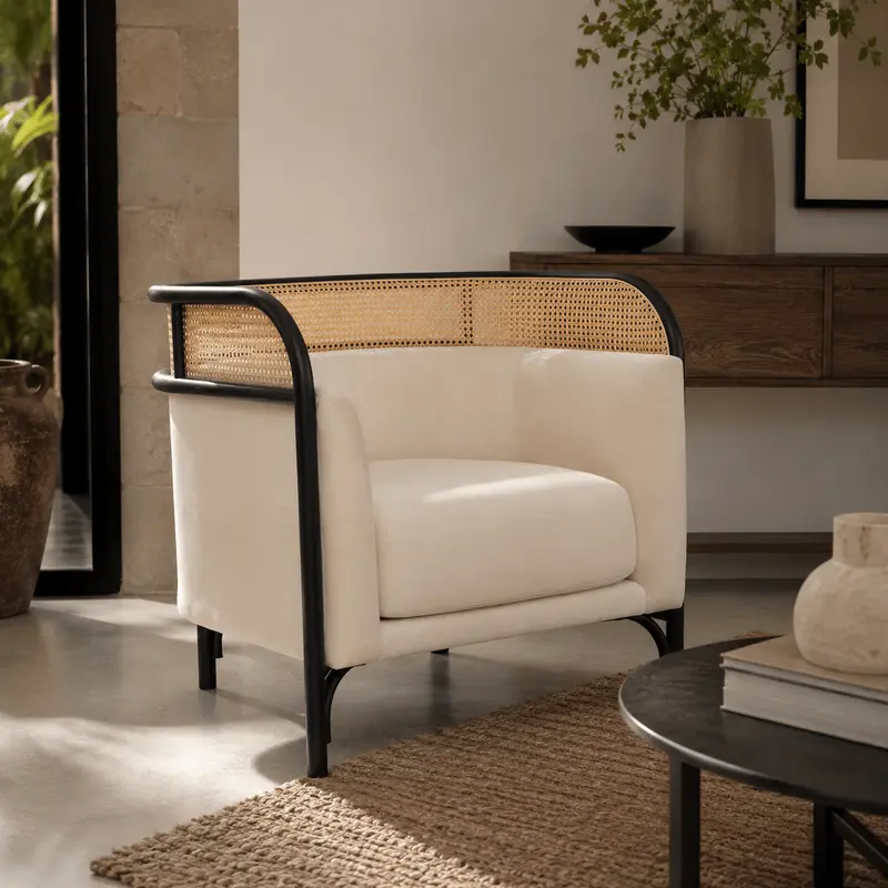 Sillón de ratán y madera lacado Dayana