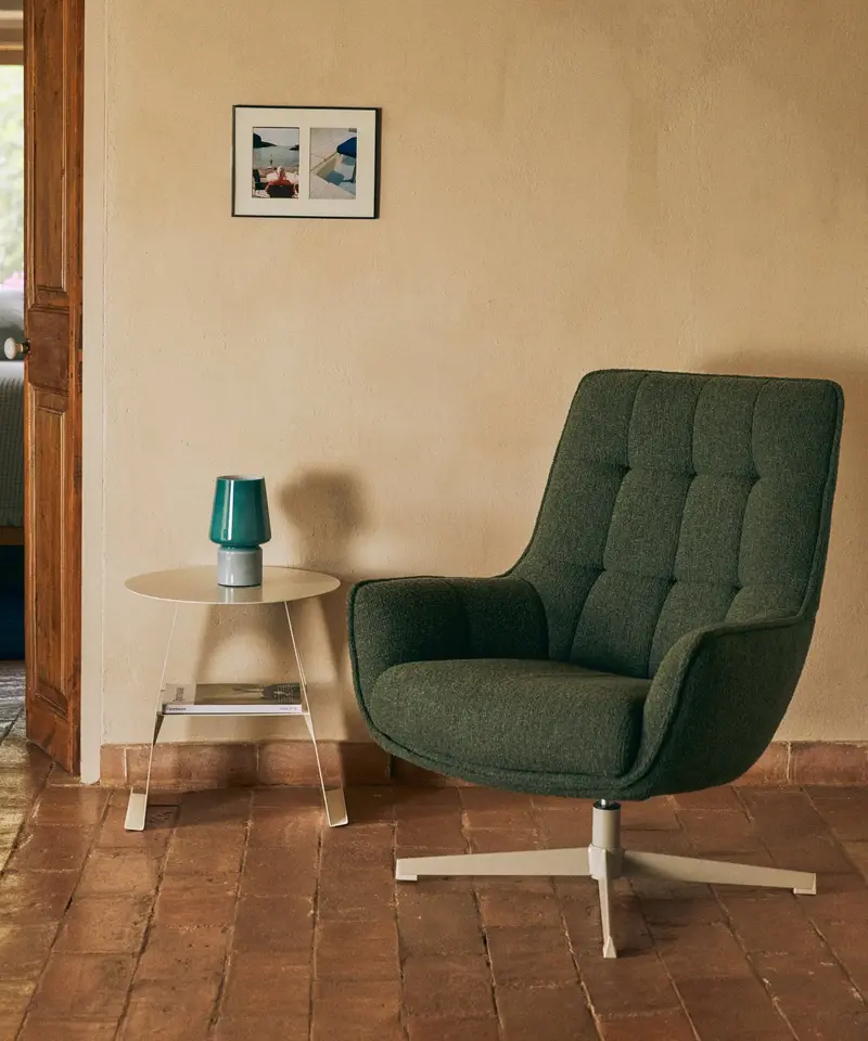 Sillón giratorio de tejido suave Alvar