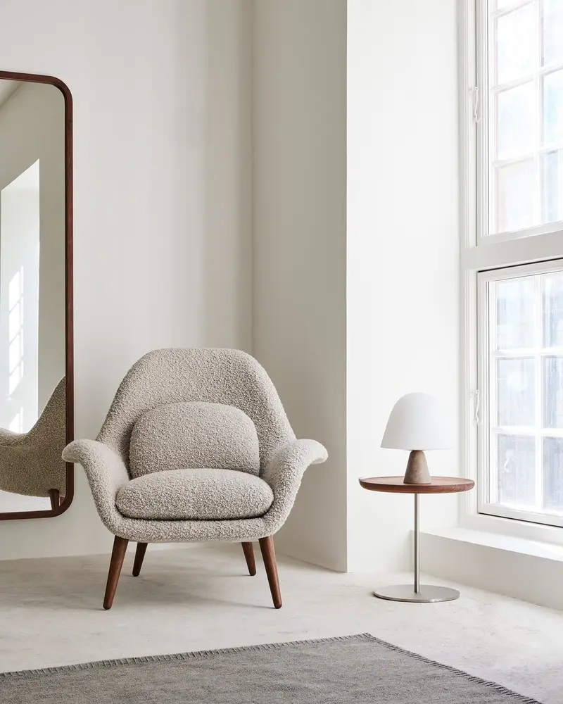 Sillón Swoon Lounge base de madera