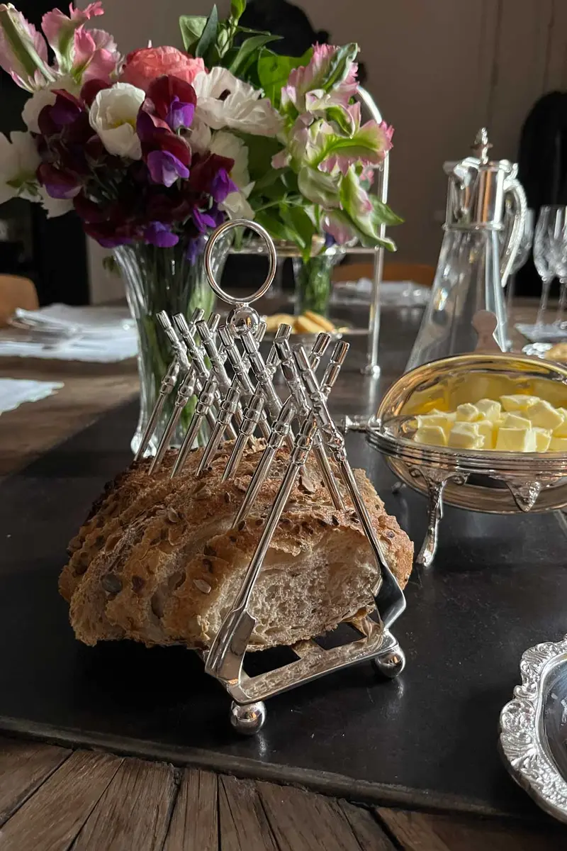 Soporte Para Tostadas Diseño Remos Plata Co