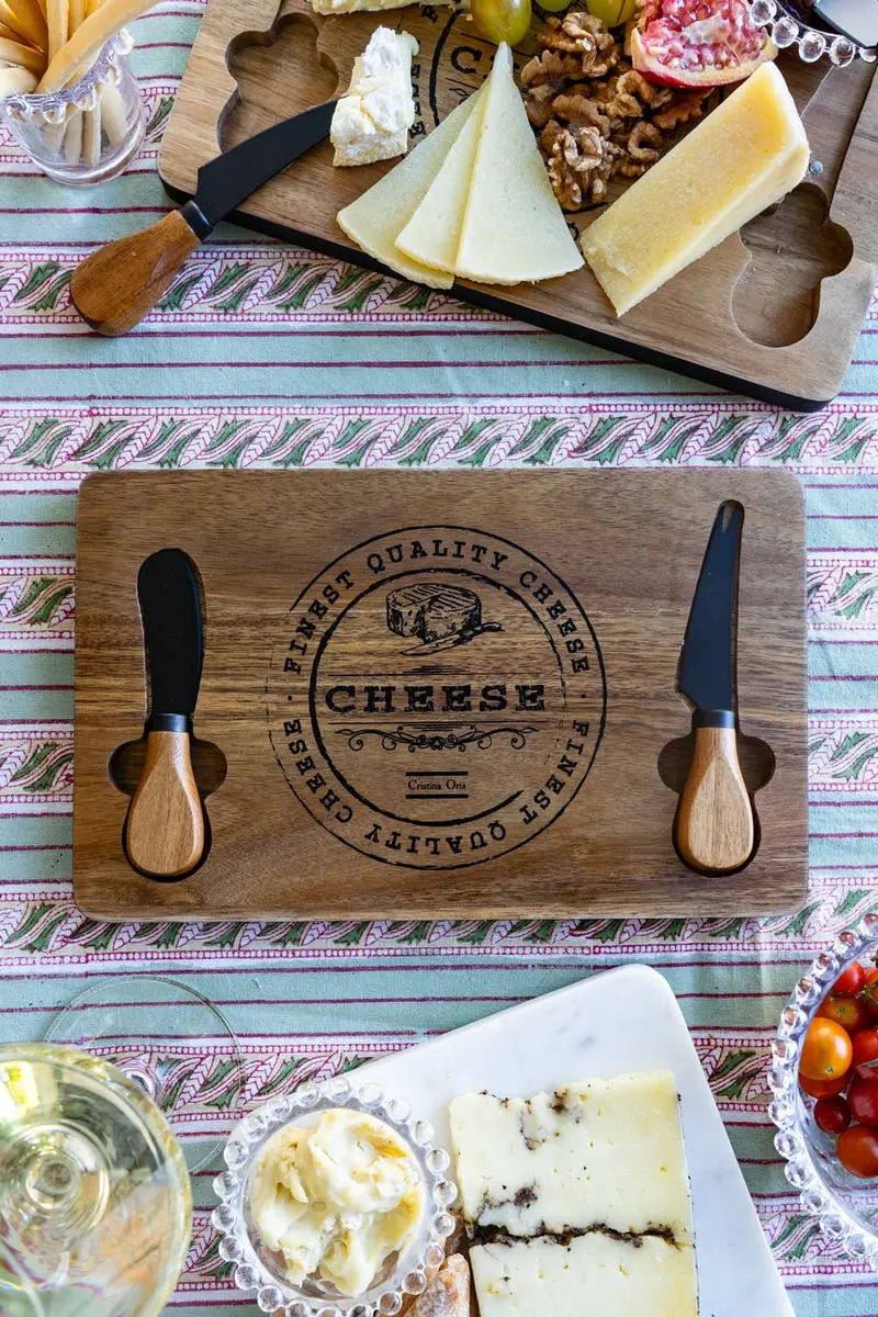 Tabla De Madera Para Quesos Con Dos Cuchillos
