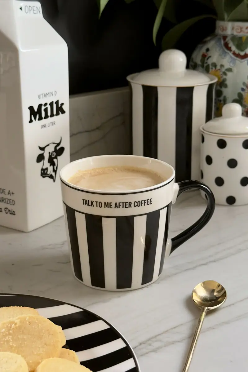 Taza Blanca Y Negra "Talk To Me After Coffee"