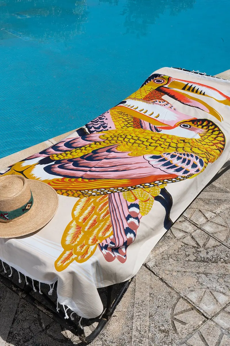 Toalla Fina Con Estampado De Tucanes