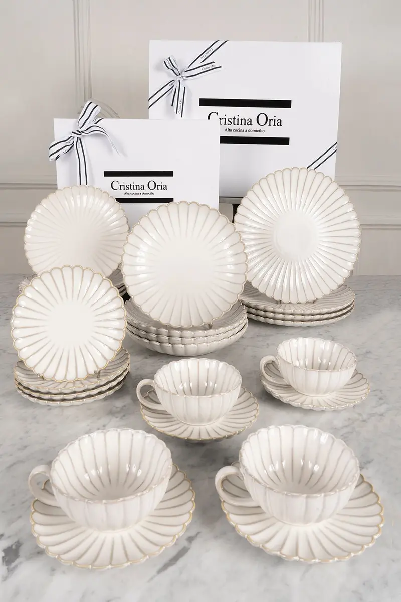 Vajilla Blanca Flor & Tazas
