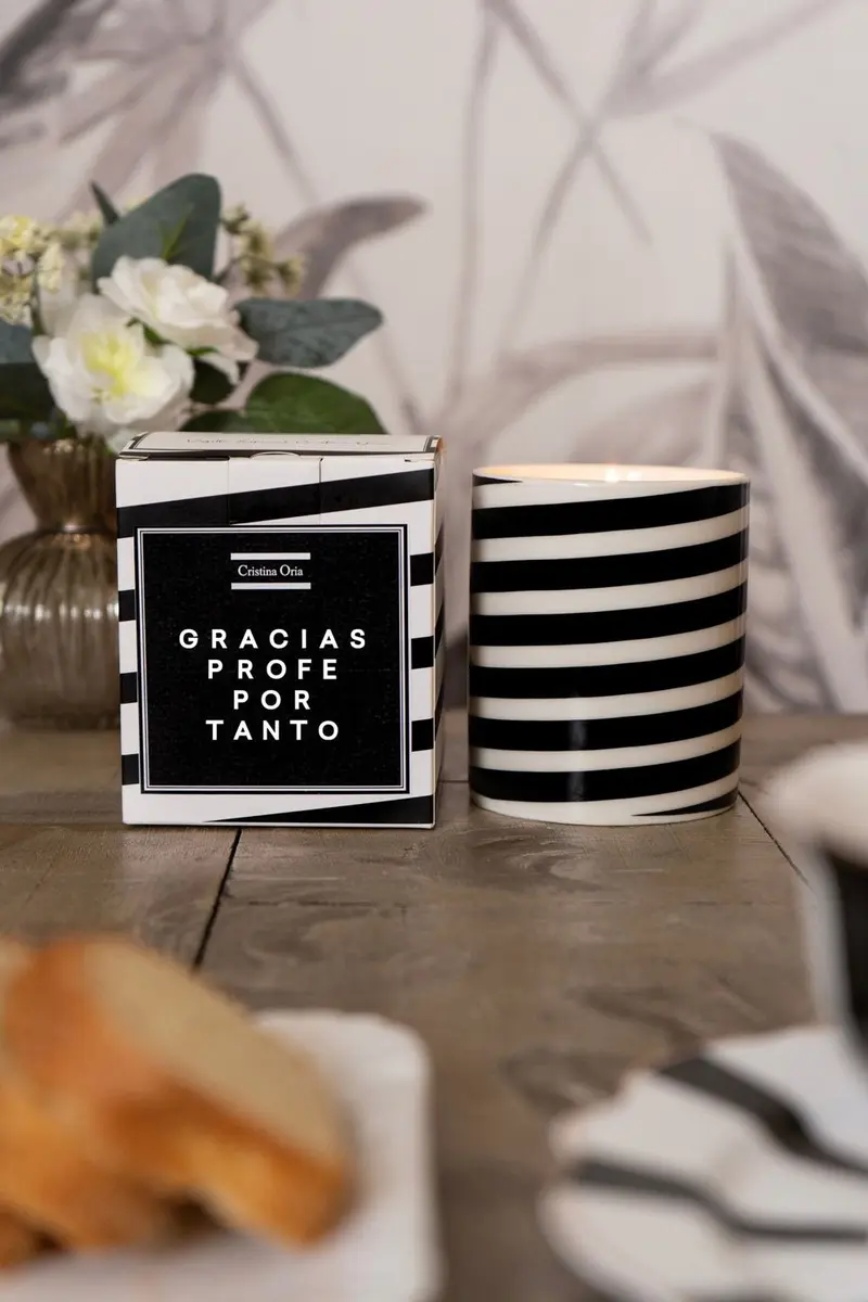 Vela Diseño Rayas Diagonales "Gracias Profe Por Tanto"