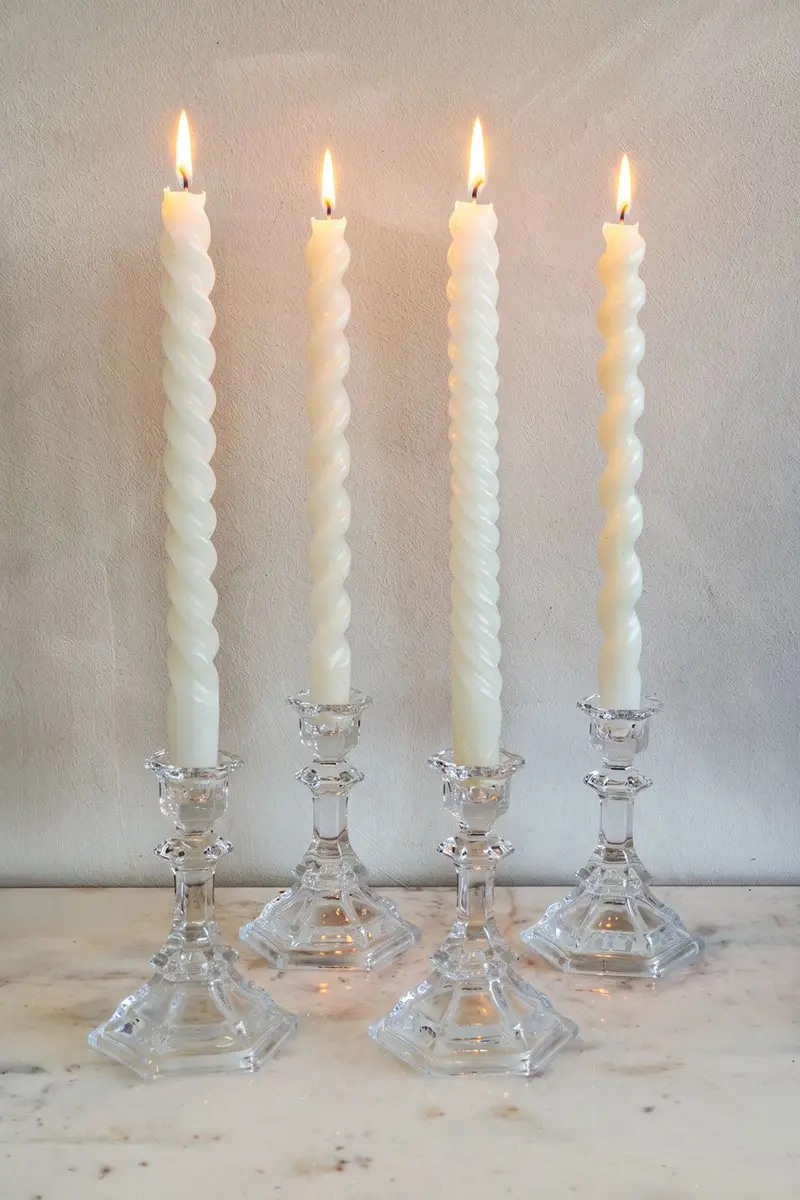 Velas Altas Con Diseño En Espiral Blancas