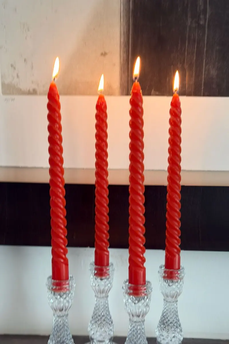 Velas Con Diseño En Espiral Rojas