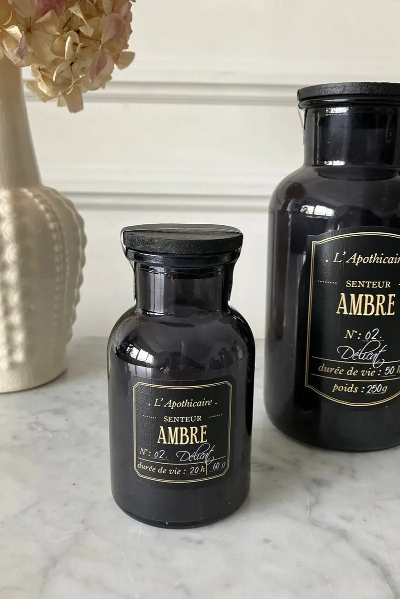 Velas Pequeñas Perfumadas Con Tapa Negra En Frasco De Vidrio