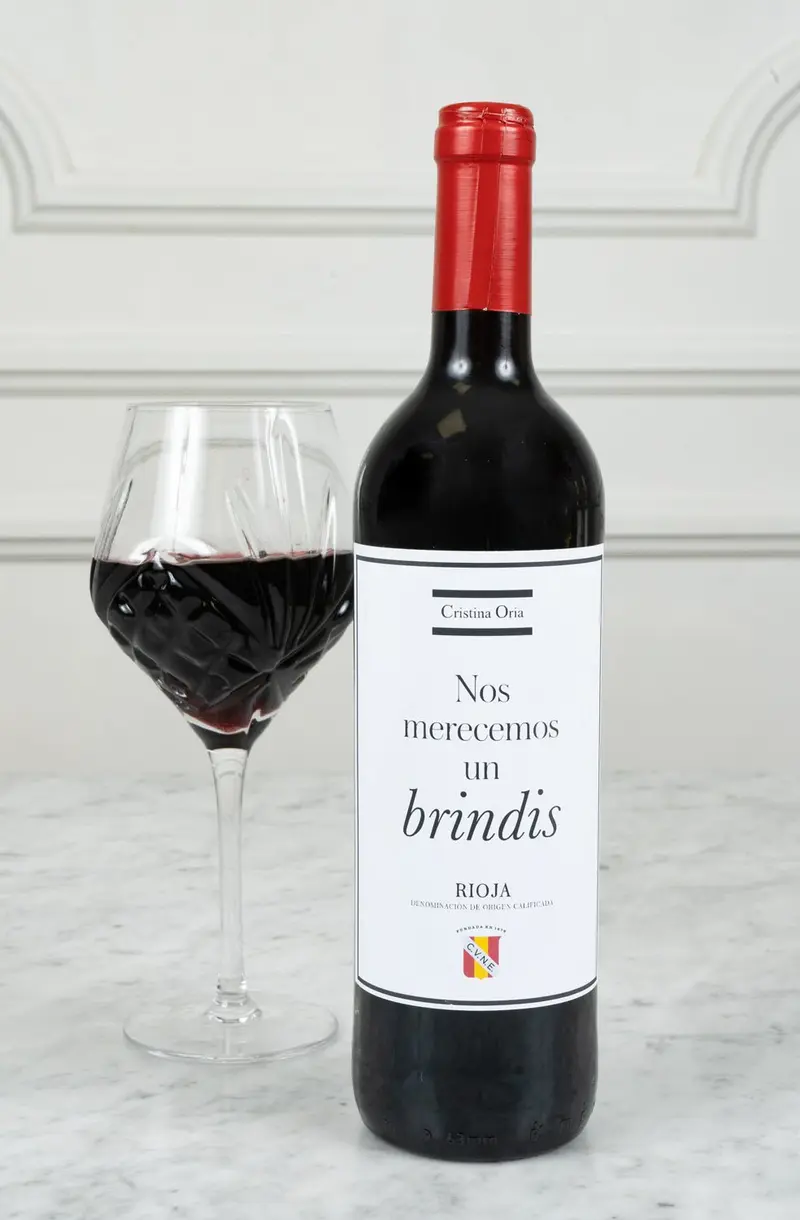 Vino Cune Rioja Crianza "Nos Merecemos Un Brindis"